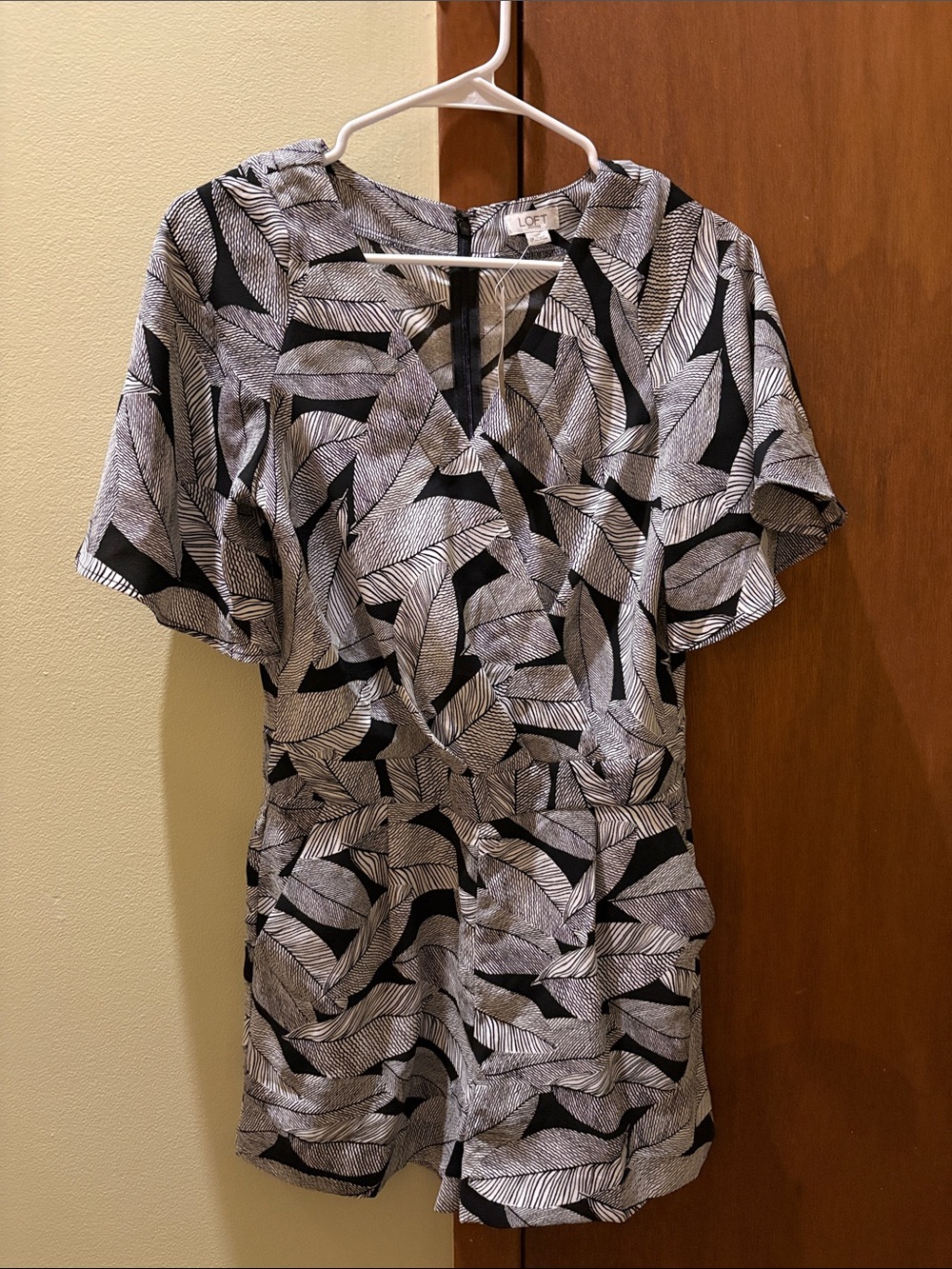 LOFT Black & White Leaf-Pattern Short Sleeve Romper